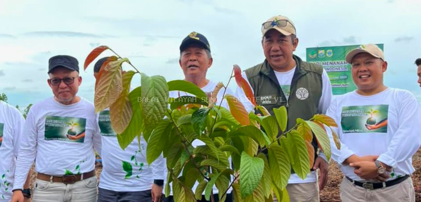 Balai Wilayah Sungai Sumatera VI Ikut Serta dalam Penanaman Serentak Hari Menanam Pohon Indonesia 2025