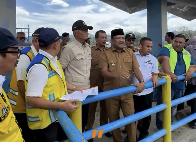 Tinjau Bendung Pante Lhong, Menteri PU Pastikan Air Irigasi Mengaliri Sawah Setelah Ramadan