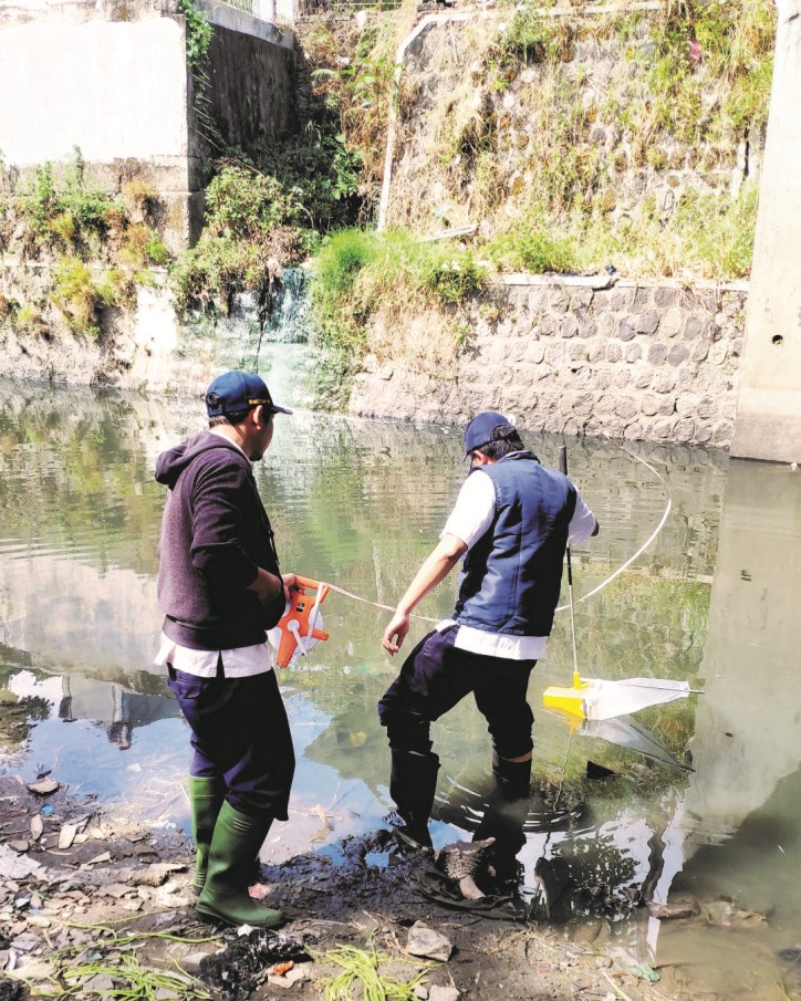 Praktik dan Pengambilan Data Lapangan  Kecepatan,Sedimen Melayang serta Bed Load Bersama Karyasiswa PUPR