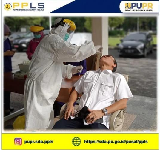 Swab Antigen Untuk Cegah Penyebaran Covid-19 di Lingkungan Pusat Pengendalian Lumpur Sidoarjo