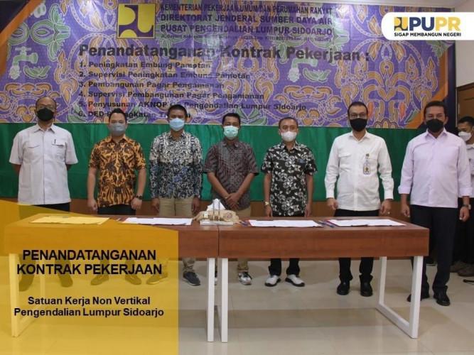 Penandatanganan Kontrak 6 Paket Pekerjaan di Lingkungan Pusat Pengendalian Lumpur Sidoarjo